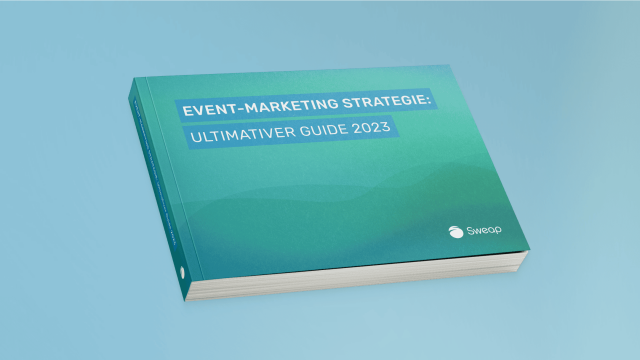 3D-Buchmockup „Event-Marketing Strategie: Ultimativer Guide 2023“ von Sweap auf türkisblauem Cover vor hellblauem Hintergrund.